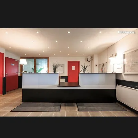 Grand Piscine Apartament